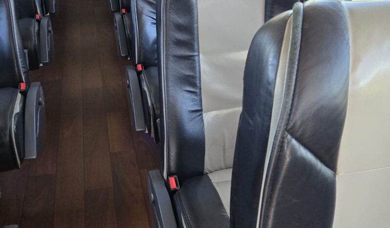 2014 PREVOST H3-45 54 Passenger Coach full