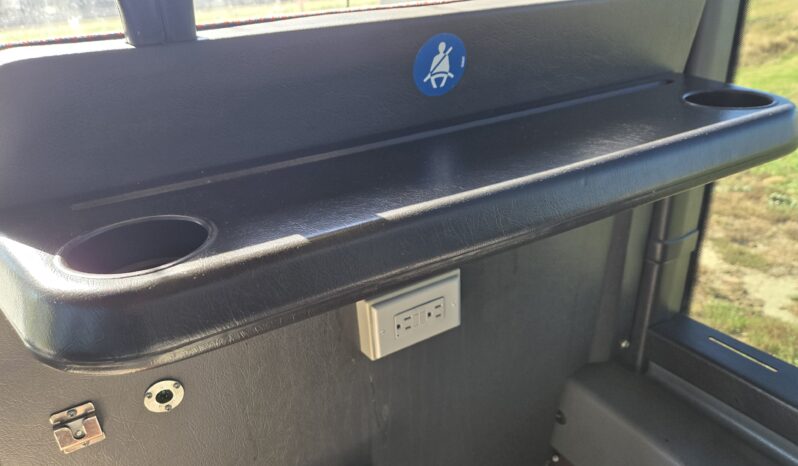 2014 PREVOST H3-45 54 Passenger Coach full