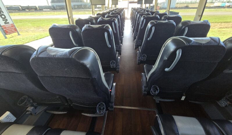 2014 PREVOST H3-45 54 Passenger Coach full