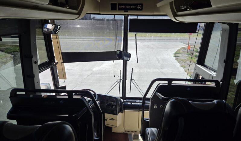 2014 PREVOST H3-45 54 Passenger Coach full