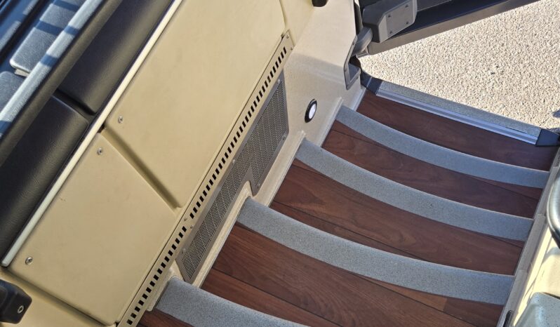 2014 PREVOST H3-45 54 Passenger Coach full