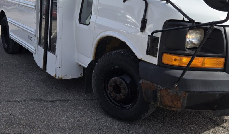 2006 GMC Savana Micro Bus full