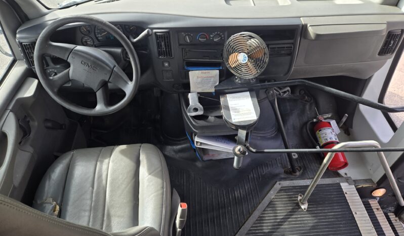 2006 GMC Savana Micro Bus full