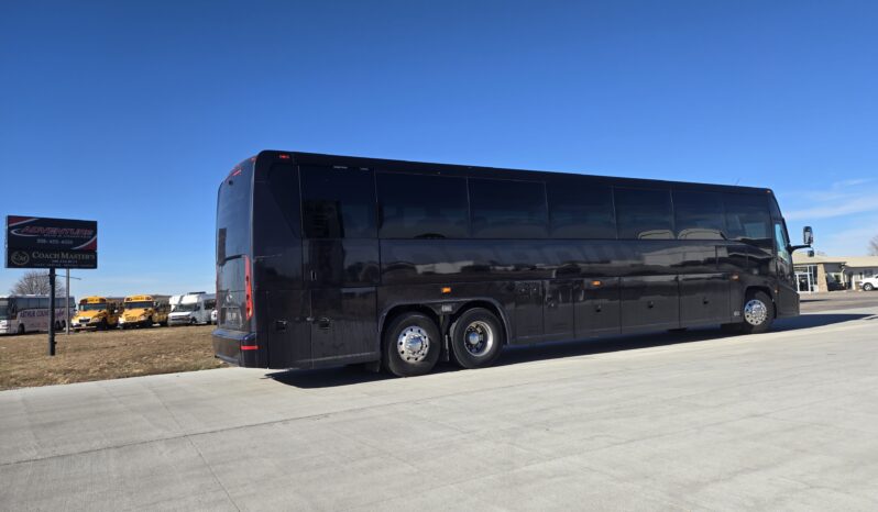 2014 MCI J4500 54 Pass w/LOW Miles full