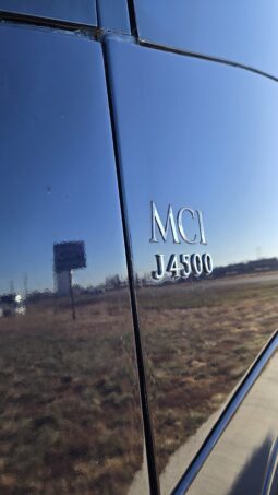2014 MCI J4500 54 Pass w/LOW Miles full