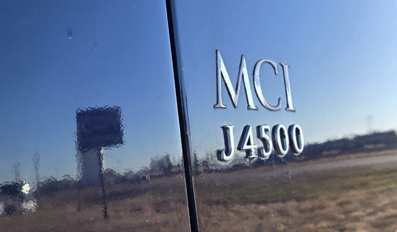 2014 MCI J4500 54 Pass w/LOW Miles full