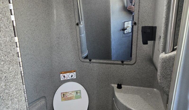 2014 MCI J4500 54 Pass w/LOW Miles full