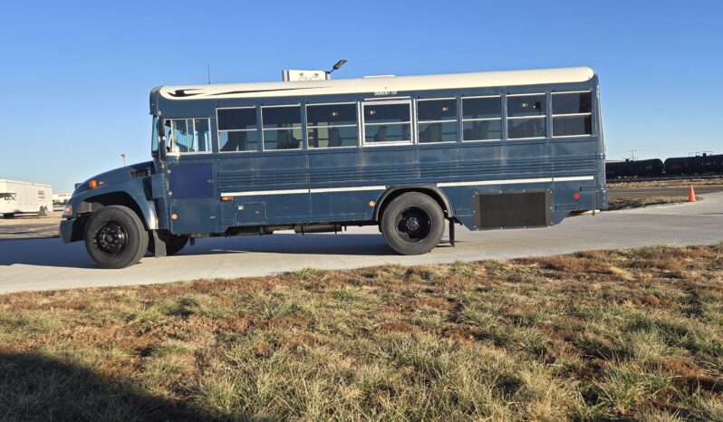 2015 Blue Bird BBConv 28cap (LOW MILES) full