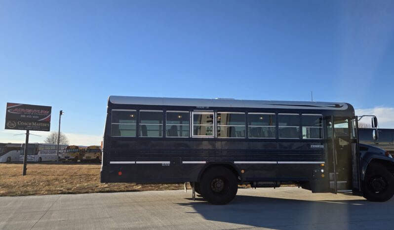 2015 Blue Bird BBConv 28cap (LOW MILES) full