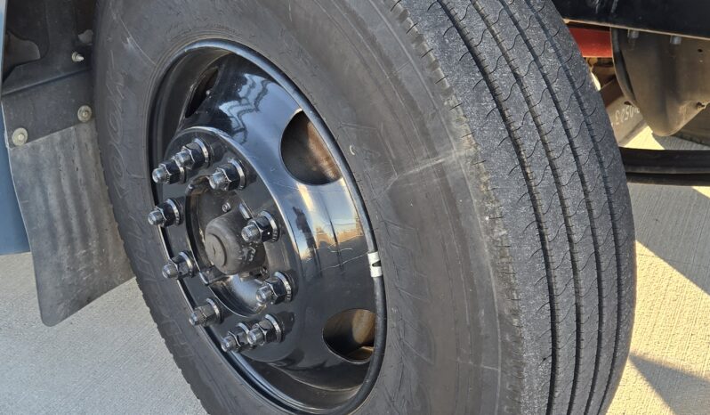 2015 Blue Bird BBConv 28cap (LOW MILES) full