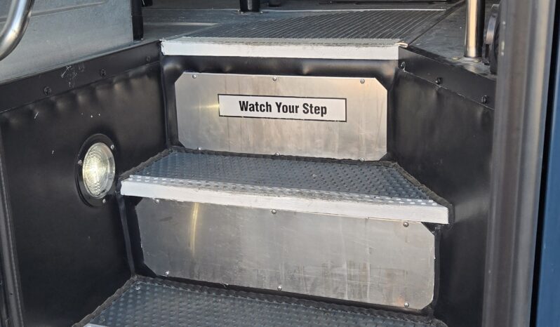 2015 Blue Bird BBConv 28cap (LOW MILES) full