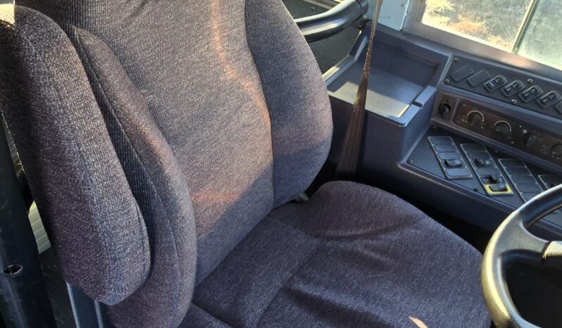 2015 Blue Bird BBConv 28cap (LOW MILES) full