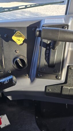 2015 Blue Bird BBConv 28cap (LOW MILES) full