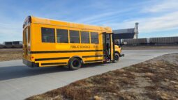 2015 Chevrolet Express 15 Passenger w/ Air full