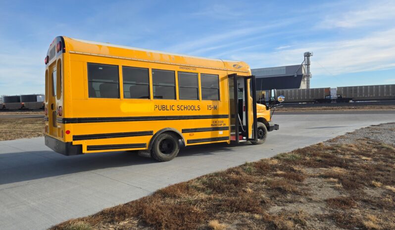 2015 Chevrolet Express 15 Passenger w/ Air full