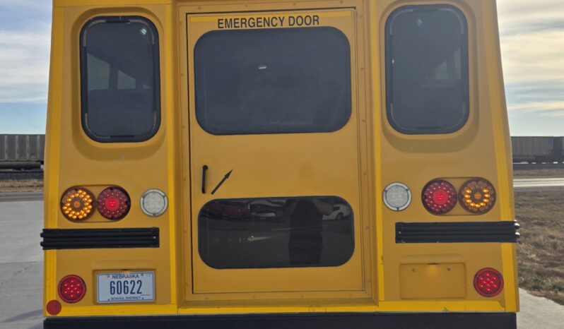 2015 Chevrolet Express 15 Passenger w/ Air full