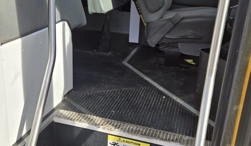 2015 Chevrolet Express 15 Passenger w/ Air full
