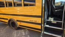 2015 Chevrolet Express 14 Passenger w/ Air full