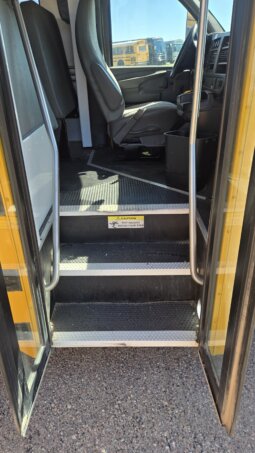 2015 Chevrolet Express 14 Passenger w/ Air full