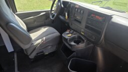 2015 Chevrolet Express 14 Passenger w/ Air full