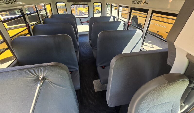 2015 Chevrolet Express 14 Passenger w/ Air full