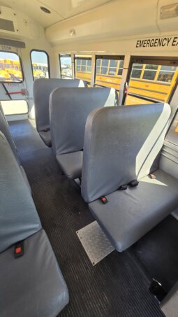 2015 Chevrolet Express 14 Passenger w/ Air full