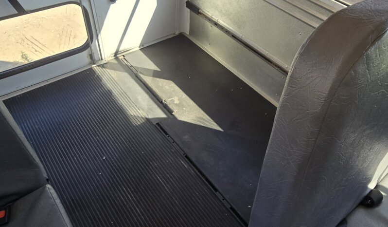 2015 Chevrolet Express 14 Passenger w/ Air full