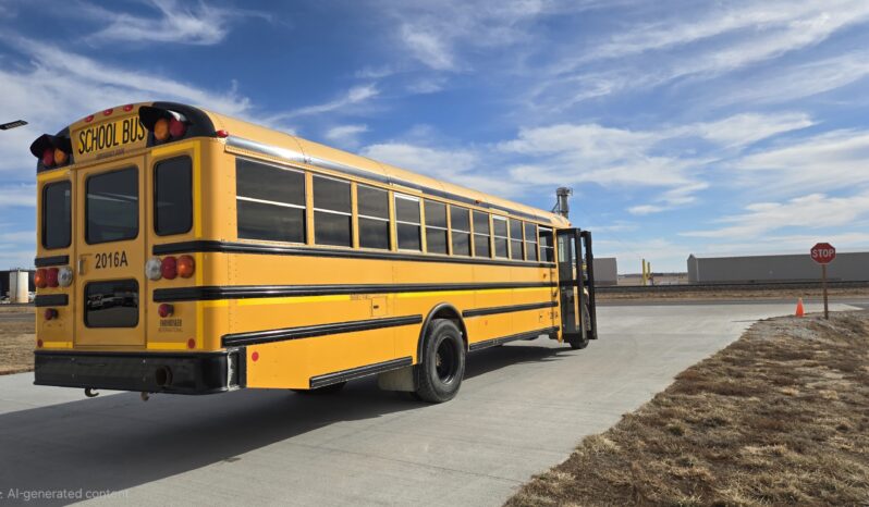 2016 International PB105 Bus (low miles) full