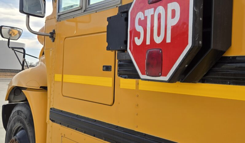 2016 International PB105 Bus (low miles) full