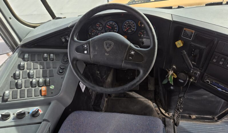 2016 International PB105 Bus (low miles) full