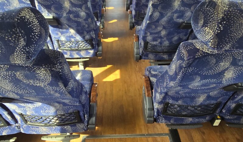 2013 PreVost H345 56-pas full
