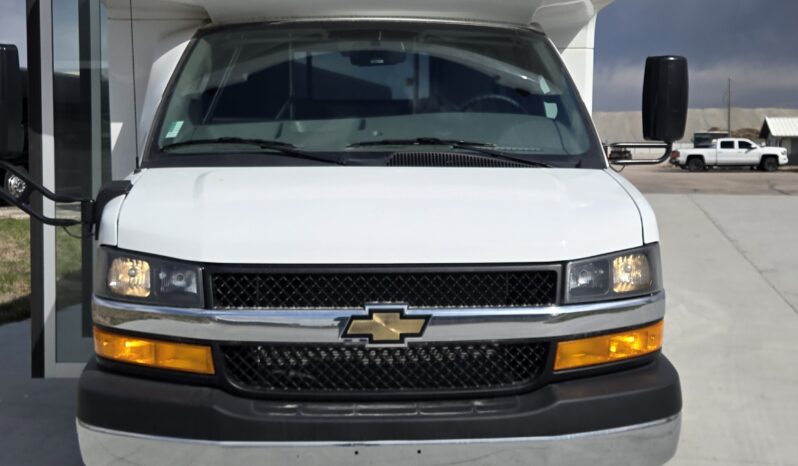 2026 Chevrolet Mavryk 12pas/ +2 Handi full