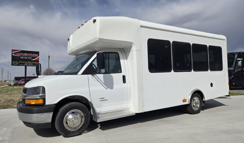 2026 Chevrolet Mavryk 12pas/ +2 Handi full