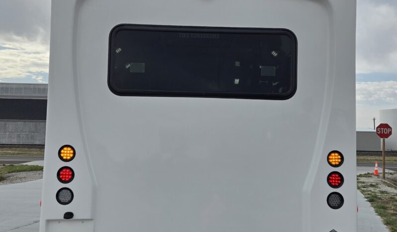 2026 Chevrolet Mavryk 12pas/ +2 Handi full