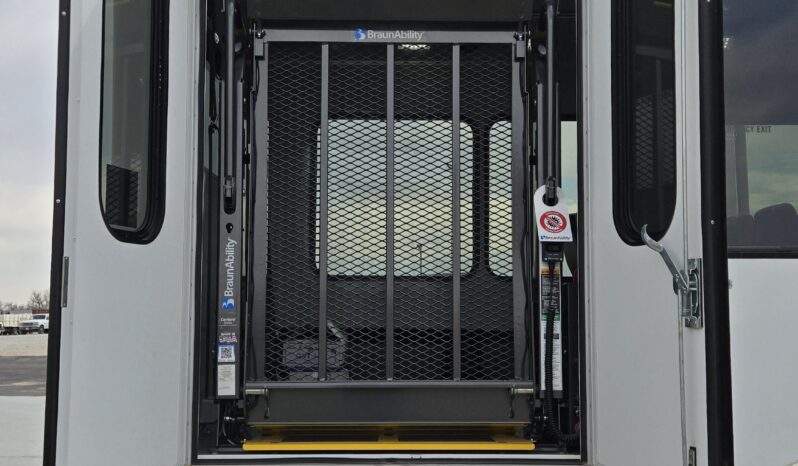 2026 Chevrolet Mavryk 12pas/ +2 Handi full