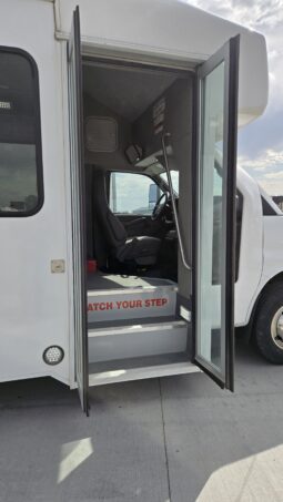 2026 Chevrolet Mavryk 12pas/ +2 Handi full