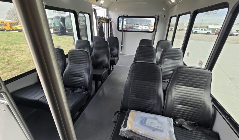 2026 Chevrolet Mavryk 12pas/ +2 Handi full