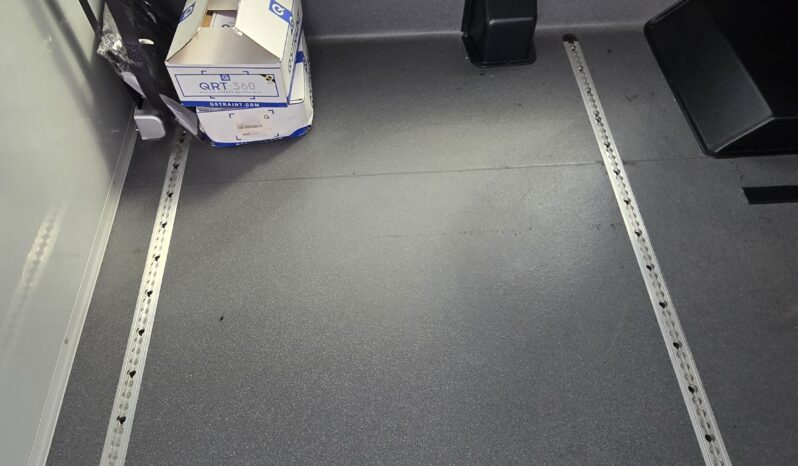 2026 Chevrolet Mavryk 12pas/ +2 Handi full