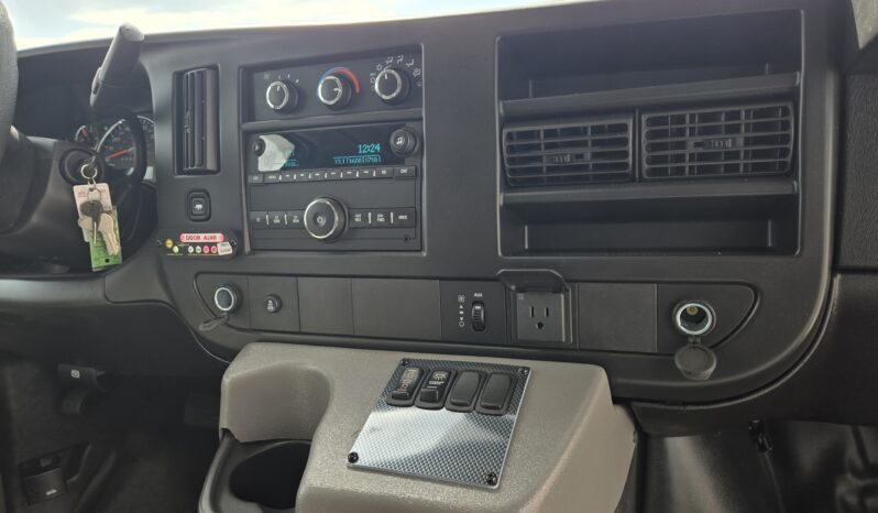 2026 Chevrolet Mavryk 12pas/ +2 Handi full