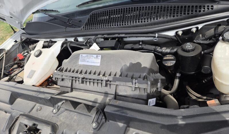 2026 Chevrolet Mavryk 12pas/ +2 Handi full