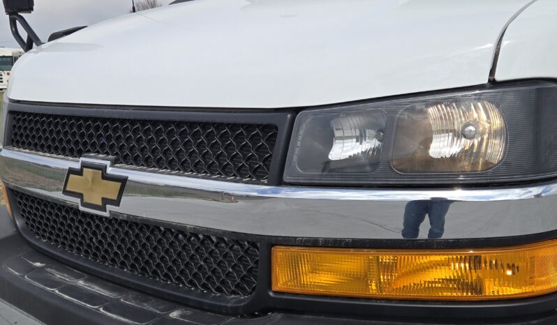 2026 Chevrolet Mavryk 12pas/ +2 Handi full