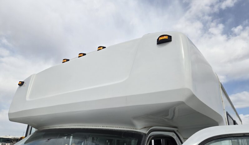 2026 Chevrolet Mavryk 12pas/ +2 Handi full