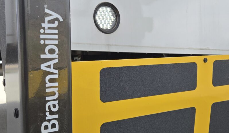 2026 Chevrolet Mavryk 12pas/ +2 Handi full