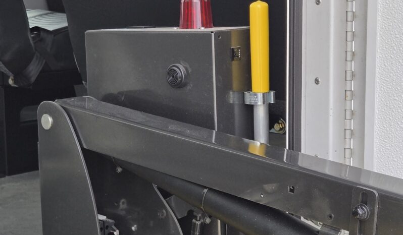 2026 Chevrolet Mavryk 12pas/ +2 Handi full