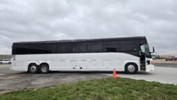 1999 MCI DL-3 (44 Pass- 240Kmiles) full