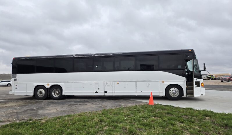 1999 MCI DL-3 (44 Pass- 240Kmiles) full