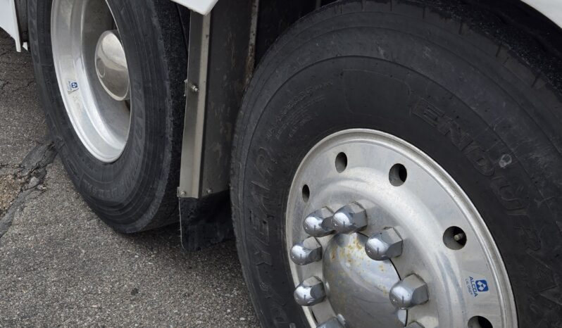 1999 MCI DL-3 (44 Pass- 240Kmiles) full