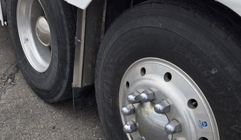 1999 MCI DL-3 (44 Pass- 240Kmiles) full