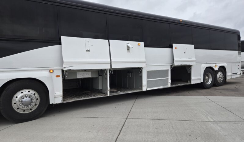 1999 MCI DL-3 (44 Pass- 240Kmiles) full