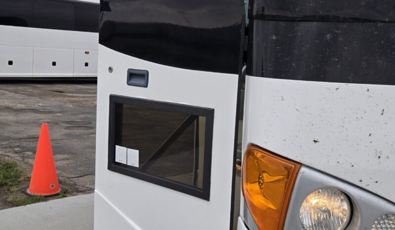 1999 MCI DL-3 (44 Pass- 240Kmiles) full